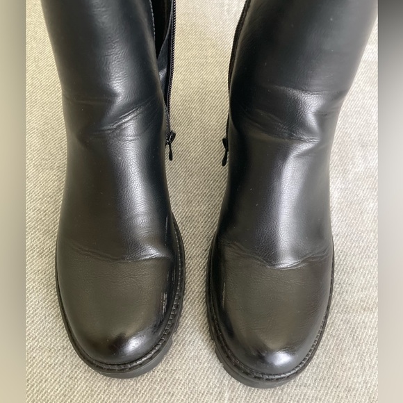 Pierre Dumas Side Stretch Chelsea Boots - Picture 4 of 5